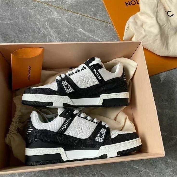 LV Trainer Sneaker